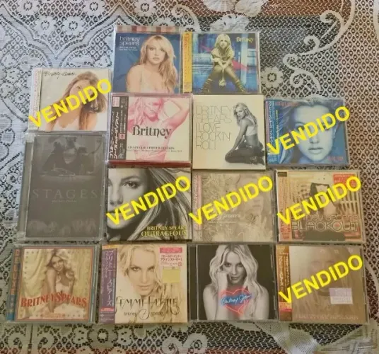 Coleção de CDs japoneses da Britney Spears