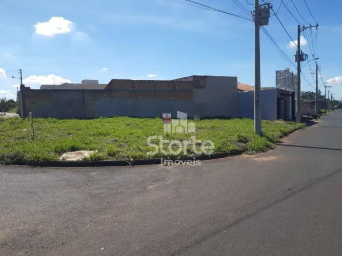 Terreno de ESQUINA à venda, 283,55m² por R$ 205.000 - São Bento - Uberlândia/MG