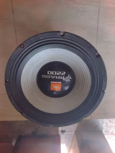 Falante de 15 tornado de 2200 w
