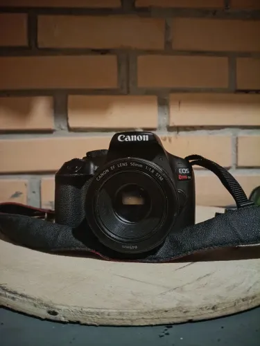 CAMERA CANON T6 + LENTE 50MM