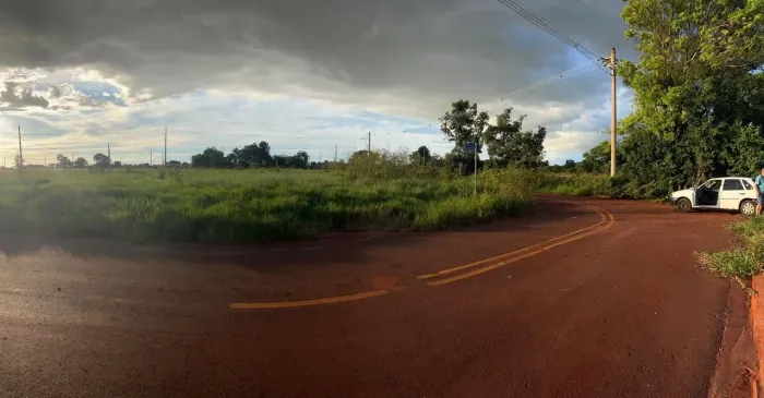 Vendo terreno de esquina Bairro Jardim Bela Itália região moreninha 2