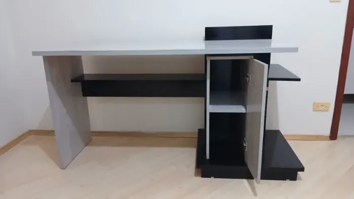 MESA ESCRIVANINHA 145 cm 1 PORTA E NICHOS EXTERNOS