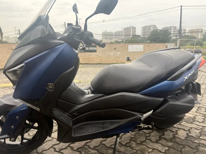 Yamaha XMax 2021 pouco rodada e barato 