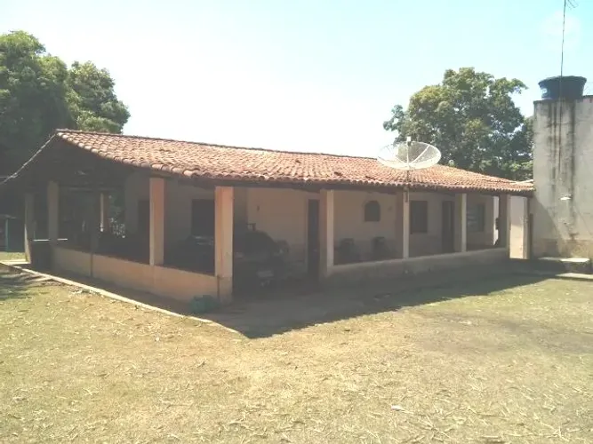 Chácara em Luziânia com Casa Principal e de Casa de Caseiro