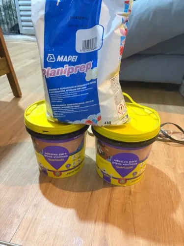 2-Cola quartzolit 4kg para vinílico + nivelador para piso vinílico