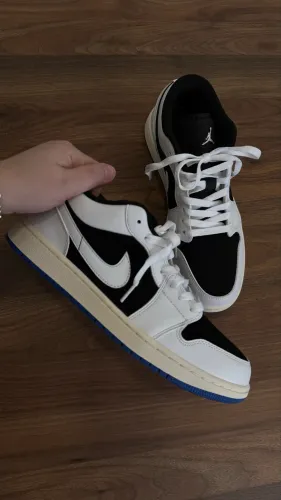 Tênis Jordan 1 Low Quai54
