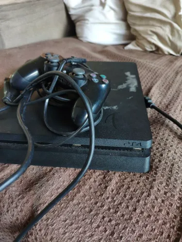 PS4 - 500GB SEMI NOVO