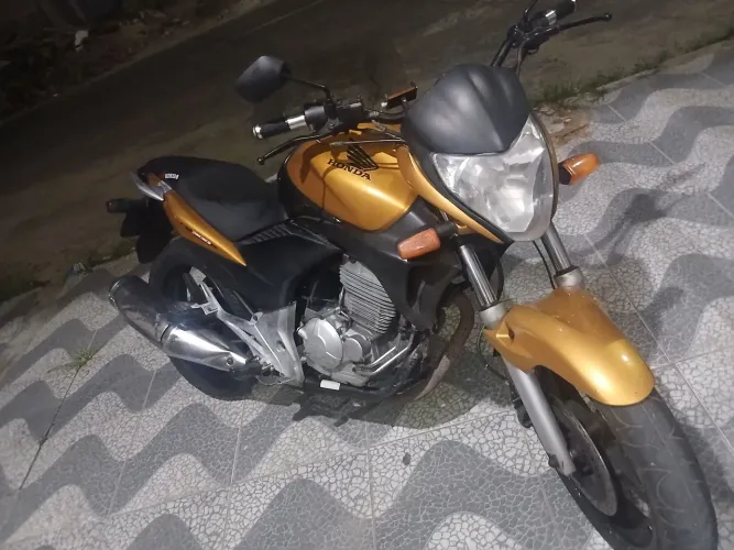 Cb 300 vendo e troco