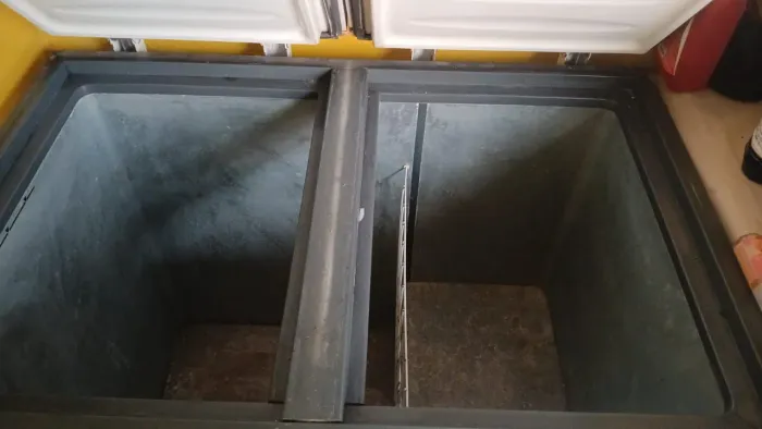 Vendo esta freezer no valor de 800 reais 