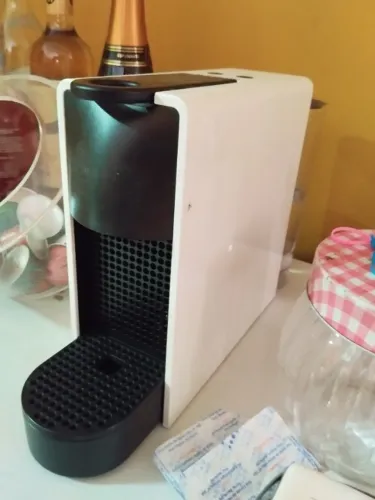 Cafeteira Nespresso branca