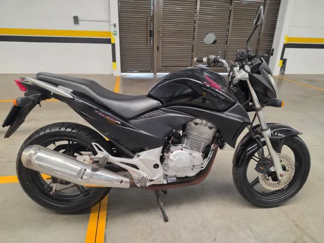 HONDA CB 300R - 2010 - R$ 9.900,00