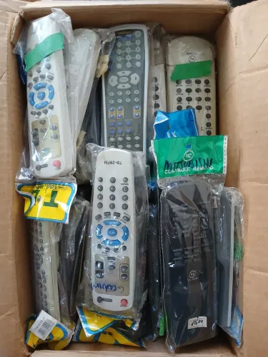 Lote kit controle remoto TV DVD 81 peças televisão tubo varias marcas