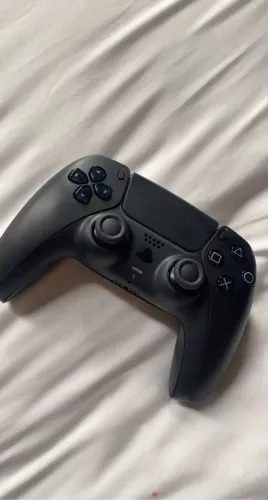 vendo controle ps5 novo! Motivo de venda: estou com um controle personalizado R$300,00