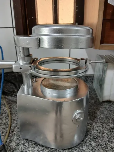 Plastificadora à vácuo odontológica para laboratório