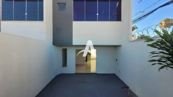 Casa para aluguel, 2 quartos, 2 suítes, 1 vaga, Novo Mundo - Uberlândia/MG