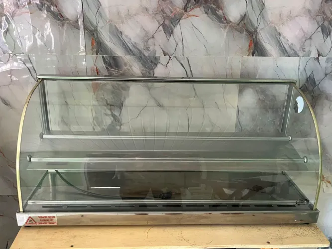 Vitrine estufa quente semi nova poucas vezes usada com 10 bandejas