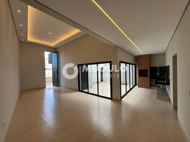 CASA DE CONDOMÍNIO à venda, 3 quartos, 3 suítes, 4 vagas, GRAND VILLE - Uberlândia/MG
