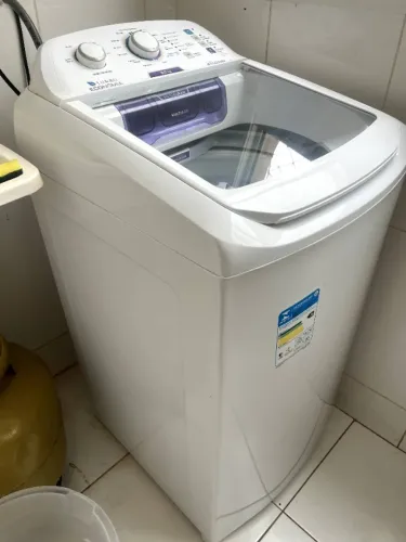 Máquina de Lavar Electrolux 8,5kg Jet&Clean (LAC09) - 1 Ano de Uso