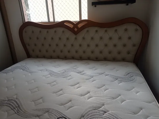 Vende-se cama casal com colchão