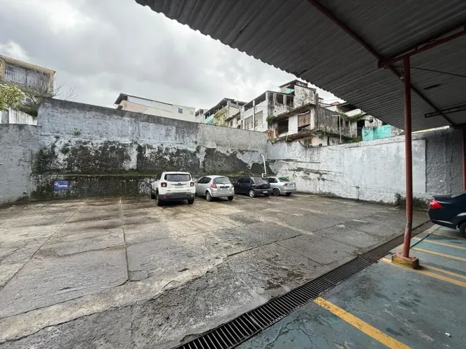 Imóvel para aluguel possui 420 metros quadrados em Garcia - Salvador - BA