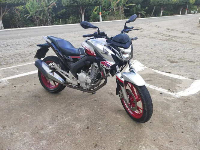 Honda Twister CB250F ano 2021