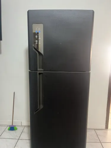 Vendo Geladeira Electrolux Usada