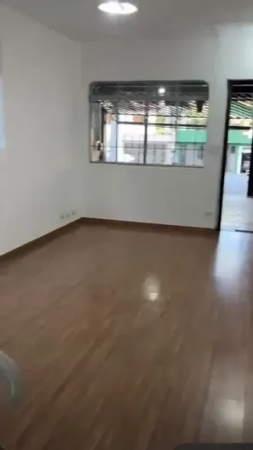 Sobrado 110m², 4 Dorms, 2 Vagas, Amplo e com Corredor Lateral Jardim Esth