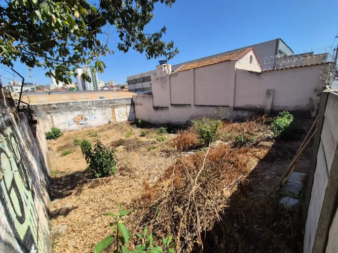 Imóvel para venda possui 260 metros quadrados em Bonfim - Belo Horizonte - MG
