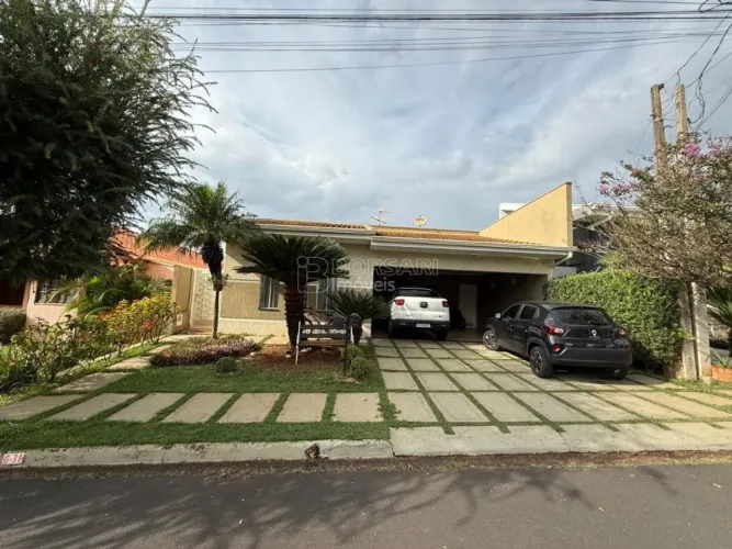 Venda de Casas / Condomínio na cidade de Araraquara