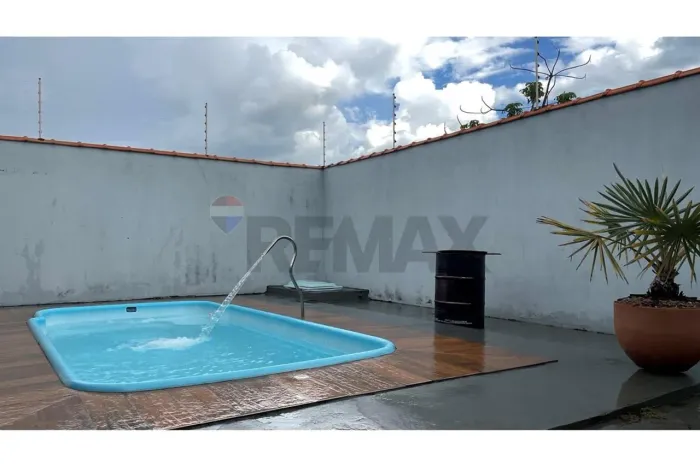 Conforto e Lazer: Casa com Piscina e Área Gourmet