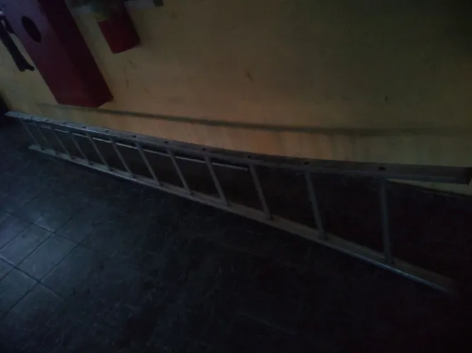 Escada de alumínio 
