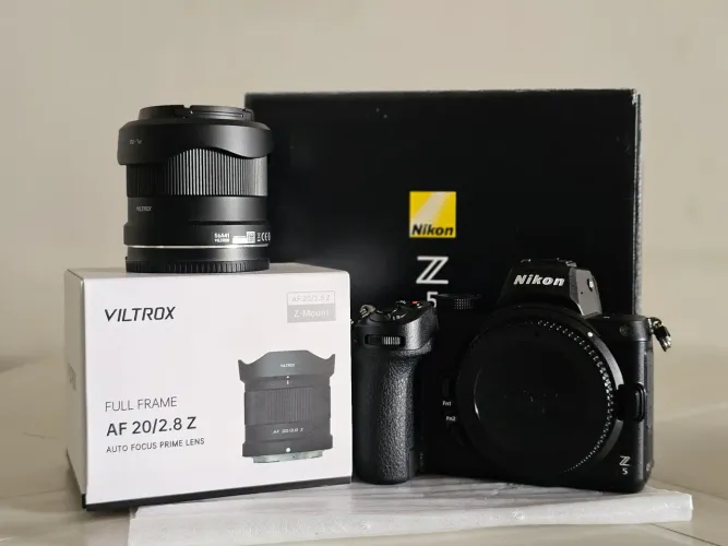 Nikon Z5 com Apenas 8 k + Viltrox 20 2.8 (Kit Impecável)