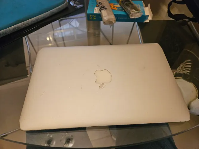 Vendo macbook air  A1465 defeito