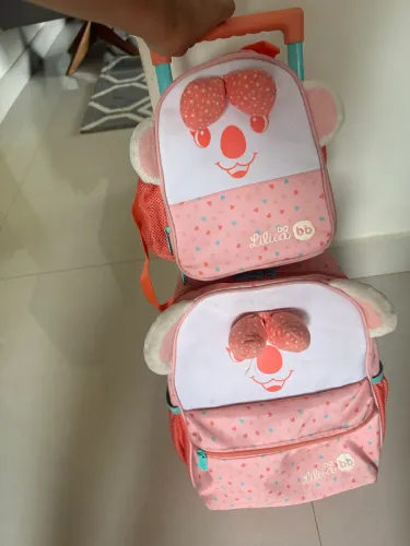 Vendo mochila Lilica com lancheira térmica.