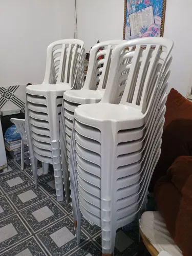 BAZAR LVS SOCIAL - CADEIRAS PLÁSTICAS NOVAS