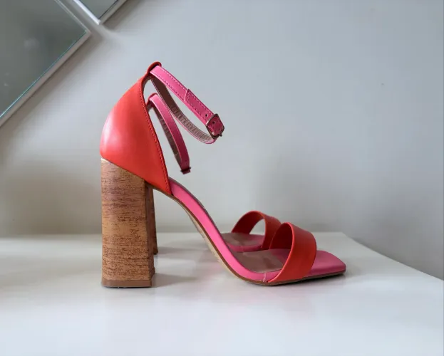sandália oscar rosa e laranja 35