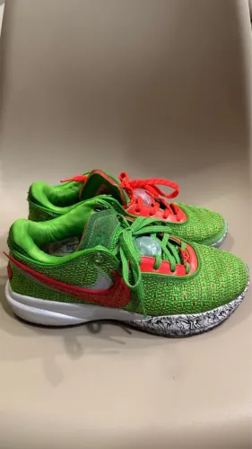 Tênis Lebron XX