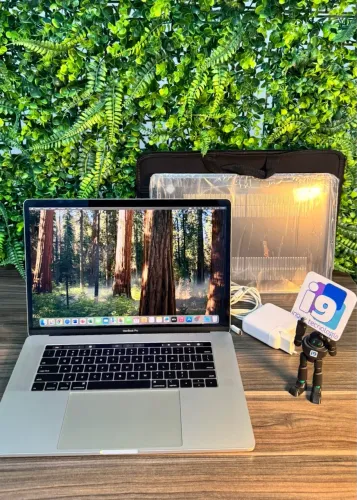 MacBook Pro 2019 A1990 Intel Core i7 6-Core 2,6 GHZ 16GB DDR4 256GB SSD