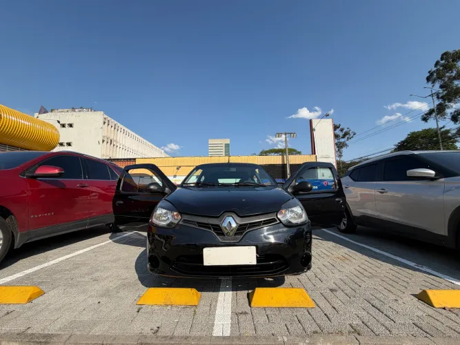 Renault Clio Authentique 1.0/1.0 Hi-power 16V 3P 2013