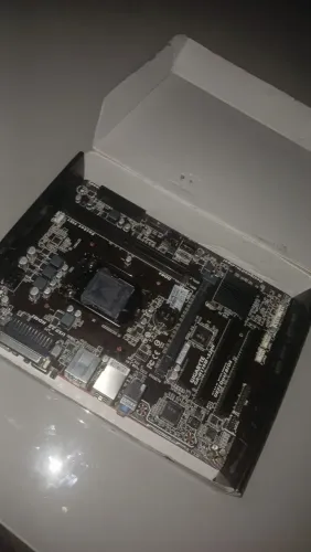 Placa mãe Gigabyte H110M com garantia (tem conversa)