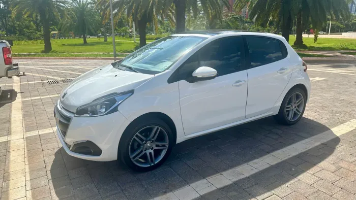 Peugeot 208 Allure 1.2 Flex 12V 5P Mec. 2019