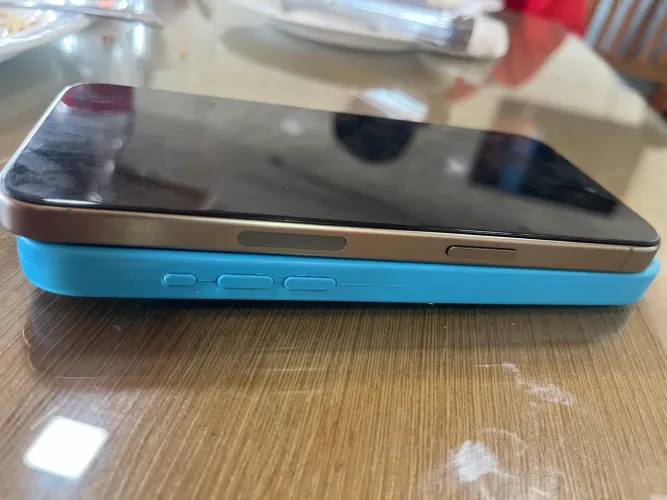 Vendo iPhone 15 pro Max 256gb com saúde da bateria 90%