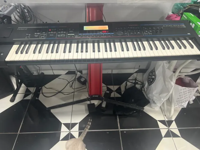Teclado Sintetizador Roland Juno-Stage