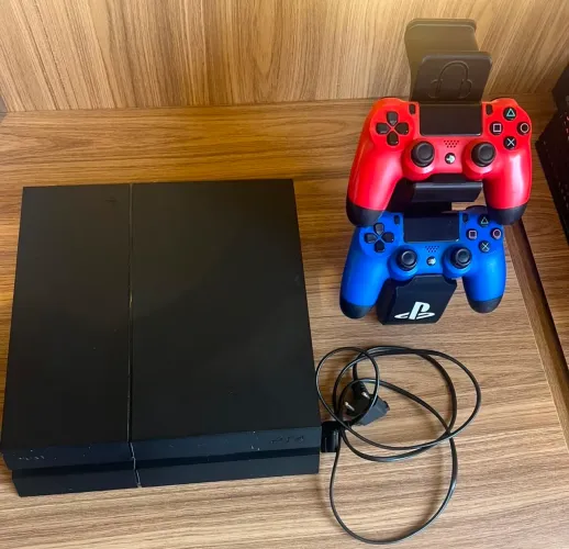 PlayStation 4 500gb (com controle e cabos) + jogos