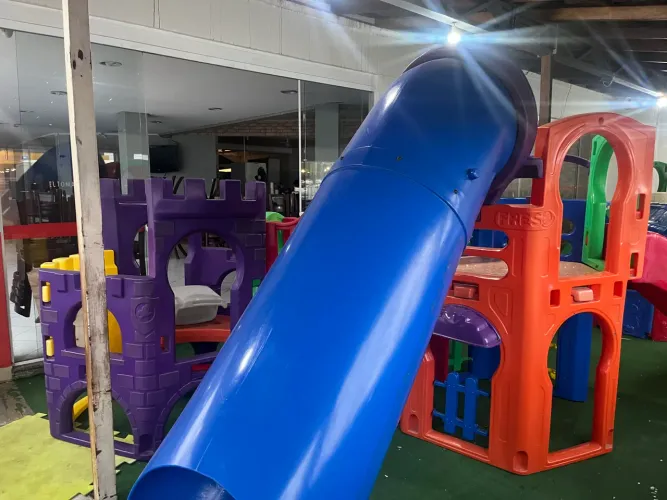 Brinquedos freso tudo completo só vendo5900 só hoje *
