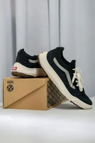TÊNIS - Vans UltraRange VR3 Original - Black/Marshmallow - Tam. 41