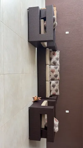 Sofá de fibra com banquetas 