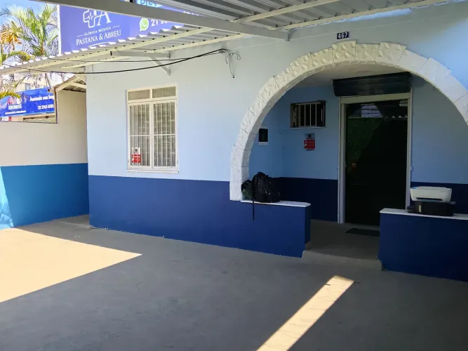 Oportunidade Única no Centro de Nova Iguaçu: Imóvel Comercial Pronto para Operar