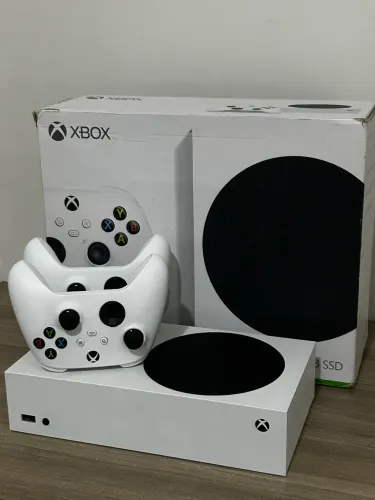 Xbox Series S + 2 controles