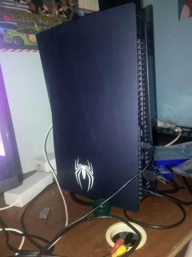 PS5 spider Man 2 com caixa. Mas sem o controle dessa versão - troco por Ps5 versão 13 60.